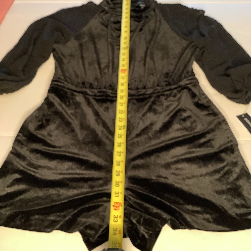 DONNA MORGAN Size 12 Black Stretch Velvet Short Romper Sheer Sleeve Long Sleeve - Picture 7 of 10